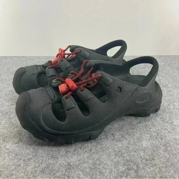 CROCS Other - Crocs Juniors Youth Shoes Sandals  Boys Size 3 Black Red Bungie Cord